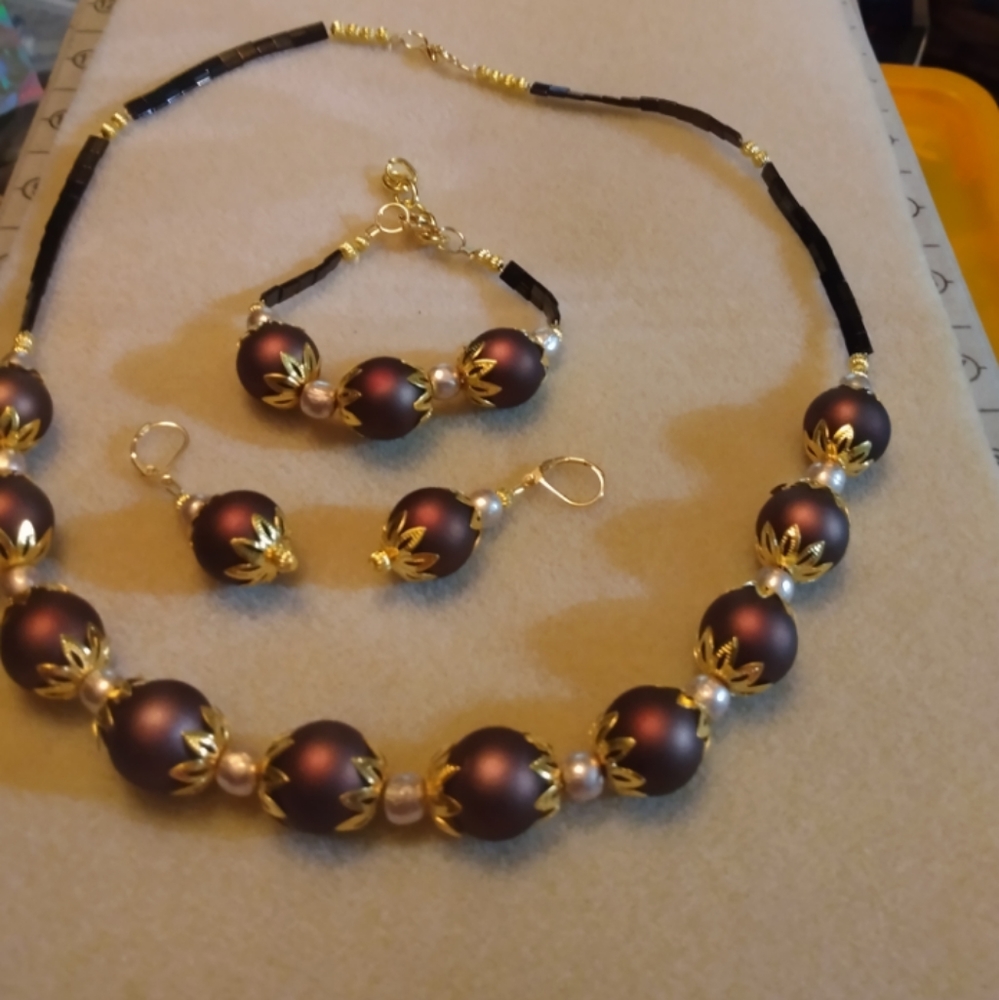 Brown 3piece necklace set